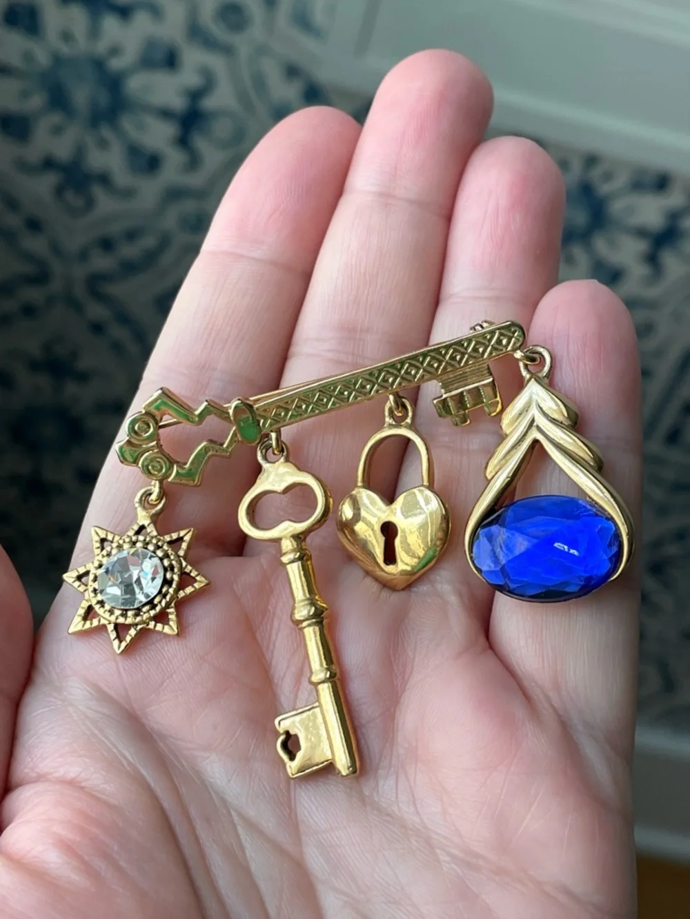Vintage goldtone skeleton key brooch w/ dangling charms heart lock Victoriana